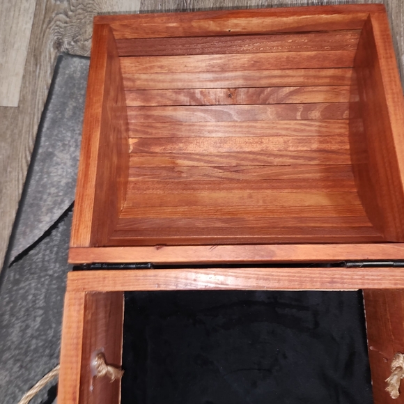 Vintage treasure chest - Picture 2 of 7